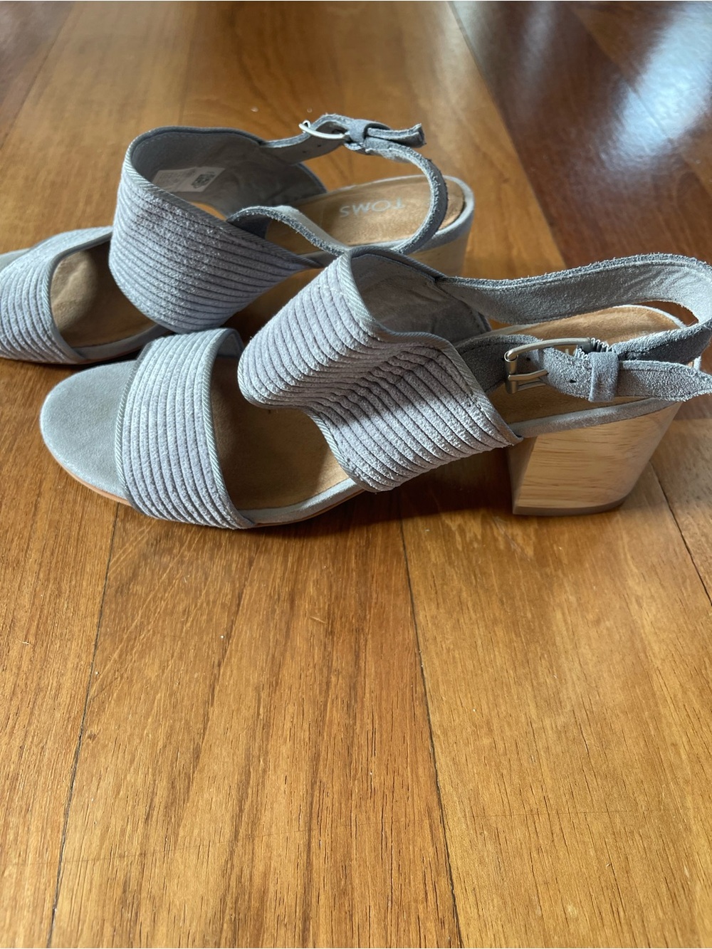 TOMS Women's Monica Light Gray Suede Strap Sandals Block Heels - Picture 4 of 6